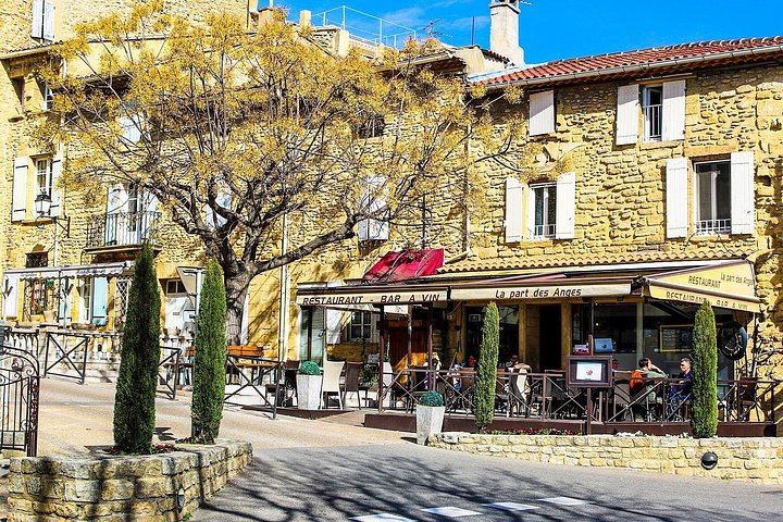 Private Full-Day Châteauneuf-du-Pape Tour: Fortia, La Nerthe, La Gardine, Lunch Stop (6/12)