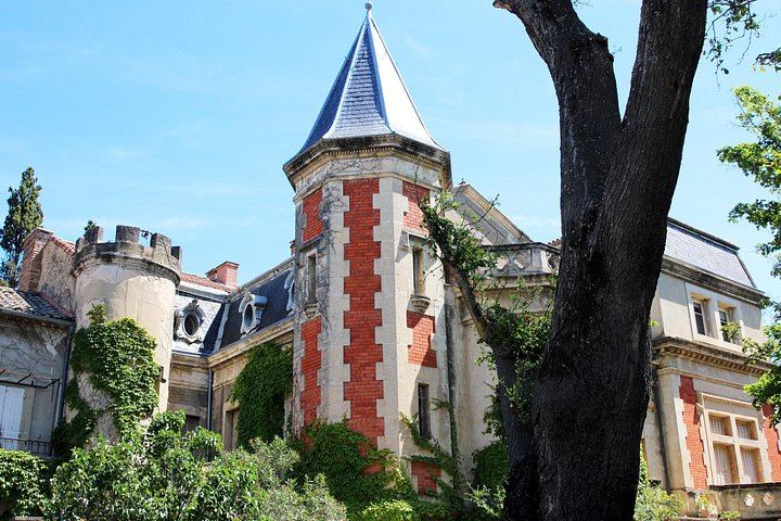 Private Full-Day Châteauneuf-du-Pape Tour: Fortia, La Nerthe, La Gardine, Lunch Stop (5/12)