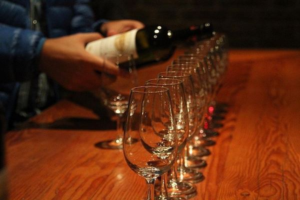 In-Depth Châteauneuf-du-Pape Wine Course: Terroirs, Viticulture and Tastings