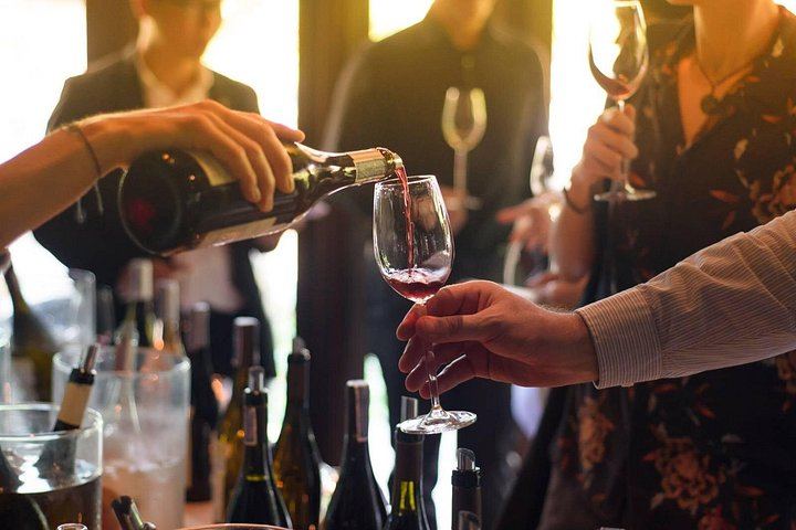 Private Full-Day Châteauneuf-du-Pape Wine Tour from Marseille with Avignon Stop and Lunch (2/7)