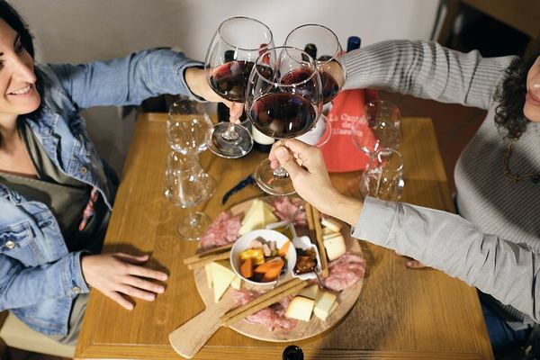 One-Hour Verona Wine Tasting in an Osteria near Juliet's House and the Arena