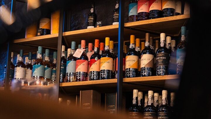 Cheese and Port Wine Pairing at a Family-Owned Port House near the Rabbit, Gaia (4/6)