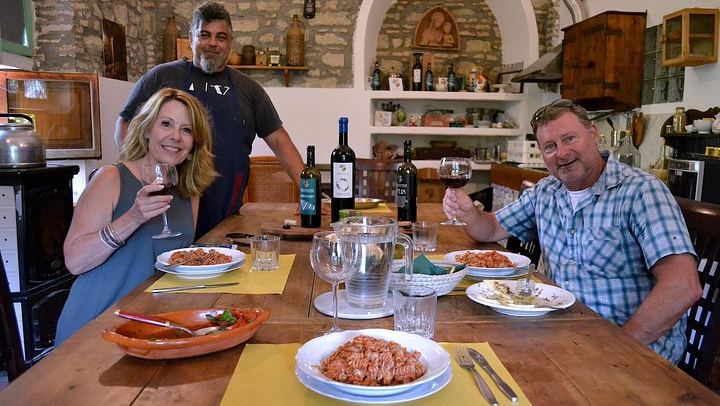 Chianti Classico and Super Tuscan Tasting at 3 Wineries, Lunch at a Boutique Wine Shop (4/12)