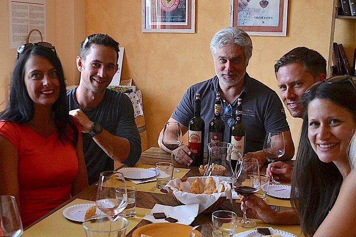 Chianti Classico and Super Tuscan Tasting at 3 Wineries, Lunch at a Boutique Wine Shop (3/12)