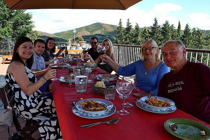 Chianti Classico and Super Tuscan Tasting at 3 Wineries, Lunch at a Boutique Wine Shop (9/12)