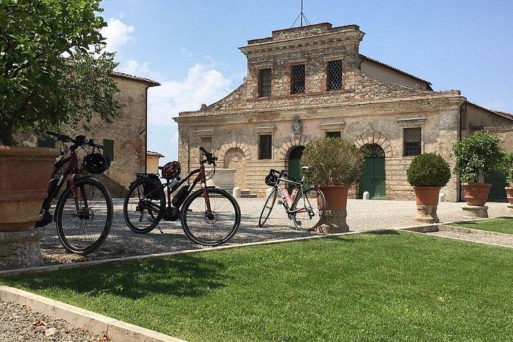 Chianti Classico E-Bike Day from Siena: Brolio Castle, Winery and Lunch (1/6)