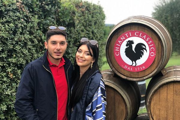 Chianti and San Gimignano by Minivan from Florence: 2 Wineries and Pairing Lunch