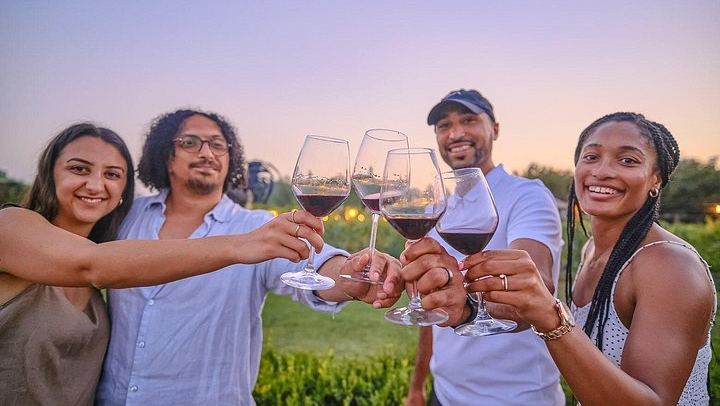 Evening Chianti Coach Tour from Florence: Two Wineries and a Four-Course Vineyard Dinner (4/12)