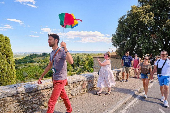 Evening Chianti Coach Tour from Florence: Two Wineries and a Four-Course Vineyard Dinner (2/12)