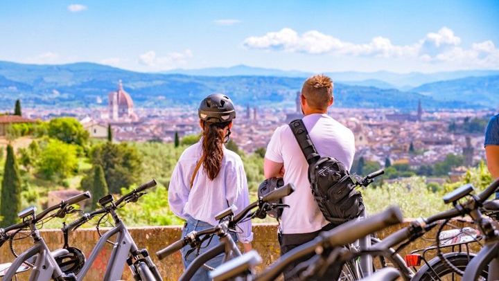 Guided E-Bike Ride from Florence into Chianti Classico with Winery Visit and Two Tastings (3/12)