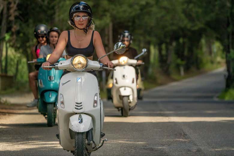 Six-Hour Chianti Vespa Tour from Florence via Castellina, Fonterutoli and a Winery Meal (3/7)