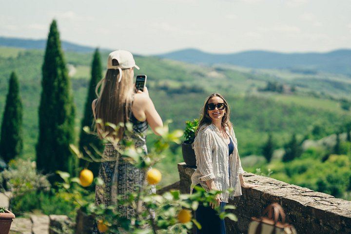 Small Group Chianti Day with an Italian Sommelier: 3 Family Wineries and Local Lunch (3/9)