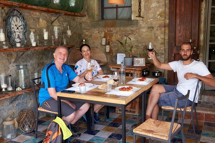 Chianti Classico Day from Florence: Impruneta Terracotta Village, 3 Wineries and Lunch (12/12)