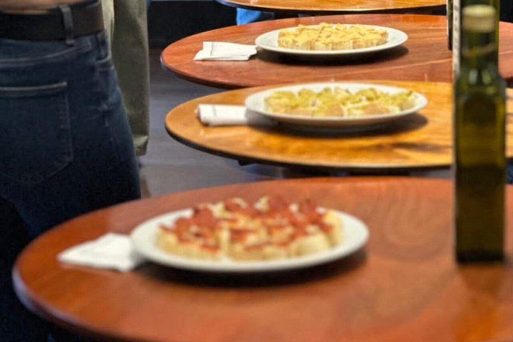 Maipú Small-Group Wine, Olive Oil and Chocolate Tour with Florio and Vistandes (1/12)