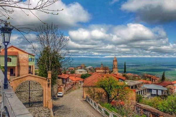 Fully Private Full-Day Kakheti Tour: Sighnaghi, Bodbe and Khareba Wine Tunnel
