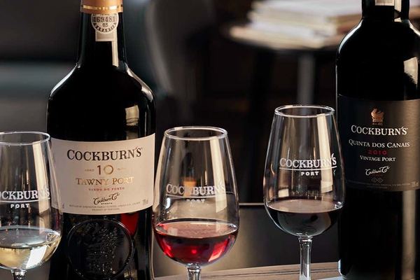 Cockburn's Port Lodge Tour in Vila Nova de Gaia with Wine or Chocolate Pairing Tasting