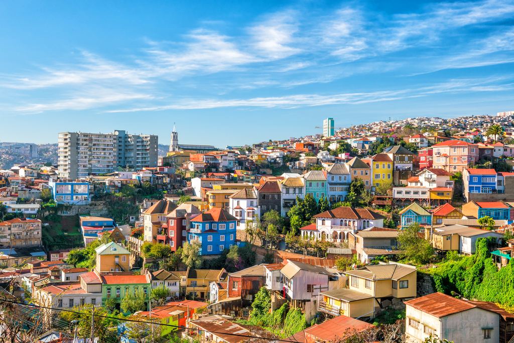 Colourful houses on the hillsides of Valparaíso, Chile