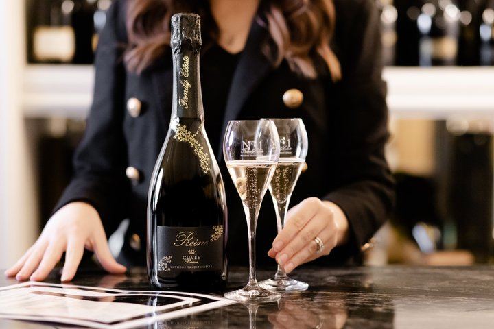 Jade Tours Day of Wine in Marlborough: Small Group, Led by a Winery Founder (11/12)