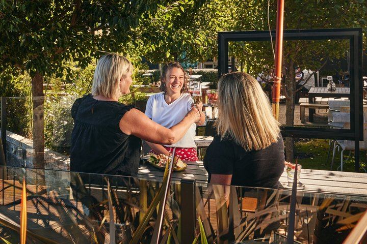 Jade Tours Day of Wine in Marlborough: Small Group, Led by a Winery Founder (12/12)