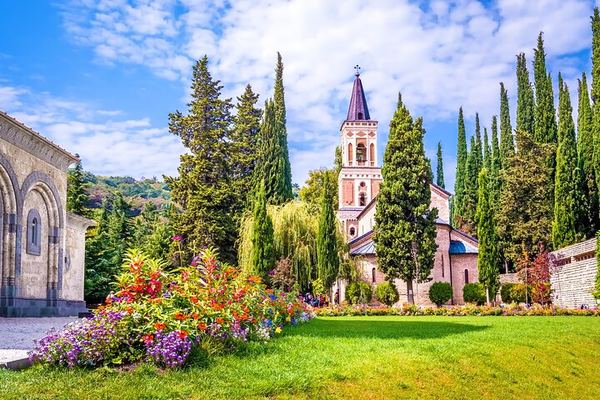 Kakheti Day Trip from Tbilisi: Bodbe, Sighnaghi, Qvevri Wine and Nine Tastings