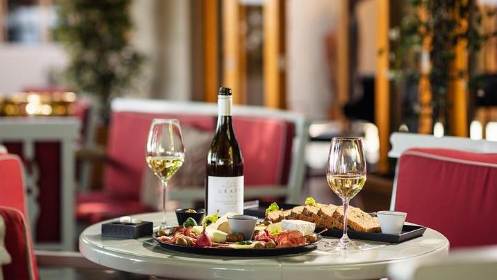 Private Helicopter Flight to Cape Point and Stellenbosch Wine Tastings with 4-Course Lunch (4/12)