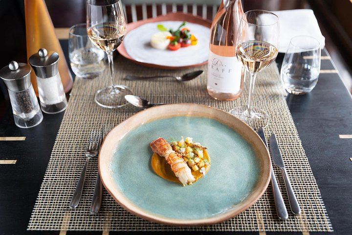 Private Helicopter Flight to Cape Point and Stellenbosch Wine Tastings with 4-Course Lunch (3/12)