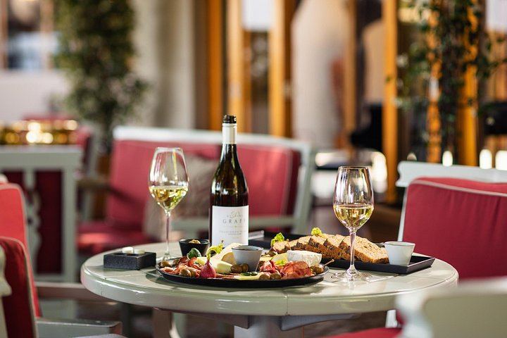 Private Helicopter Flight to Cape Point and Stellenbosch Wine Tastings with 4-Course Lunch (4/12)