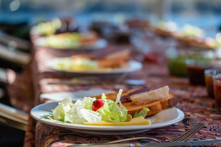 Margaret River Wineries, Brewery and Chocolate Day Tour with Lunch, 6 Hours (3/5)