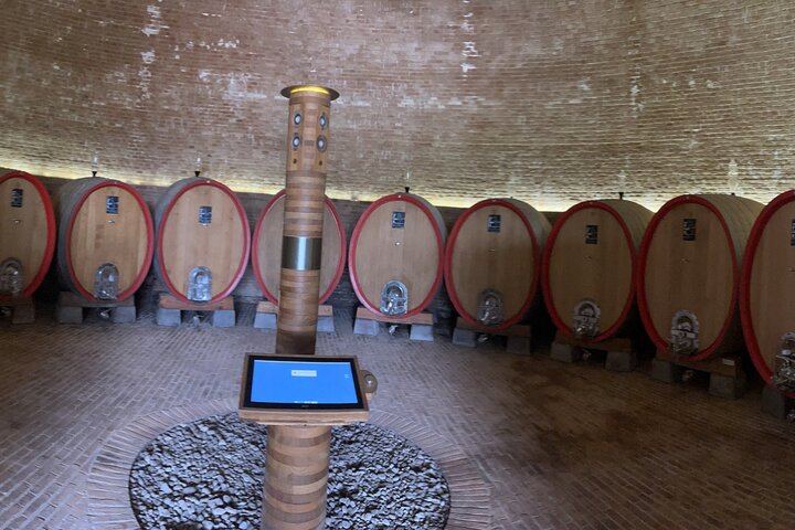 Brunello Wine Tour from Siena with a Licensed Sommelier Driver, Lunch and Boutique Cellars (8/11)