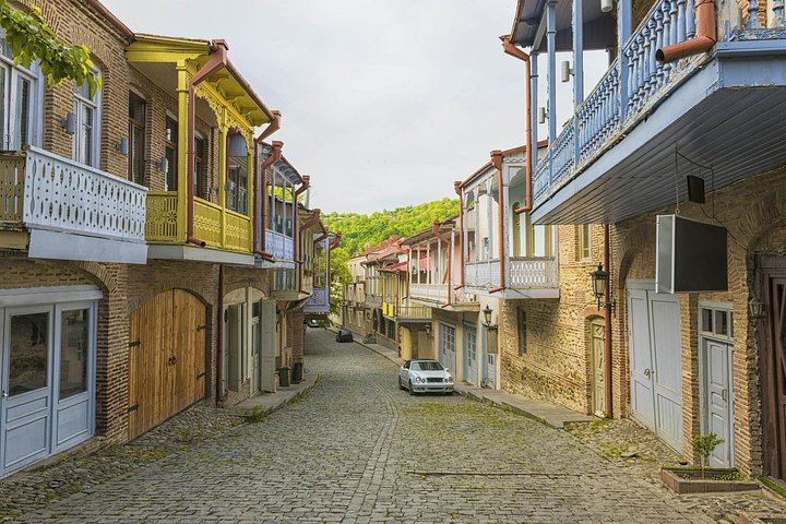 Kakheti Day Trip from Tbilisi: Sighnaghi Wall Walk, Telavi Plane Tree and Wine Cellar (6/12)