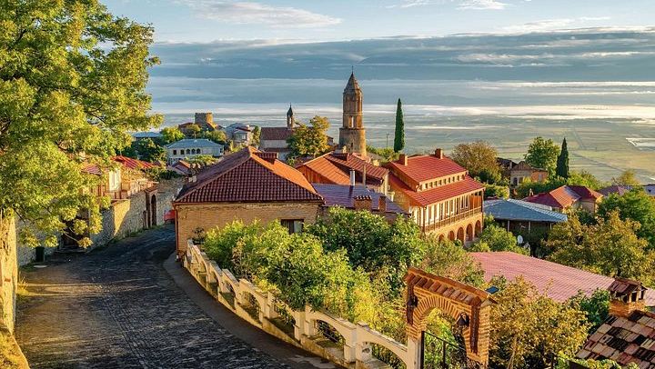 Kakheti Day Trip from Tbilisi: Sighnaghi Wall Walk, Telavi Plane Tree and Wine Cellar (1/12)