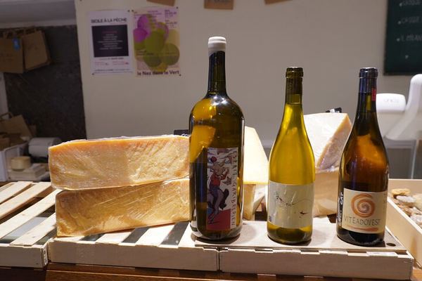 Nice Artisanal Cheese Cellar Tasting with Wine Pairings at La Pêche à la Vigne