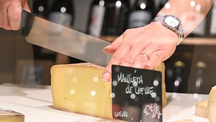 Nice Artisanal Cheese Cellar Tasting with Wine Pairings at La Pêche à la Vigne (2/12)