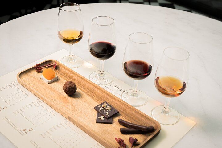 Porto Best of the Best Port Tasting with Artisan Chocolates at Boutique Hotel Canto de Luz (2/7)