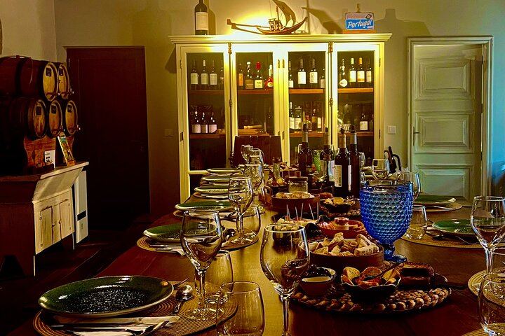 Douro Valley Day Trip from Porto in an Eight-Seat Vehicle with Electric Boat and Lunch (10/12)