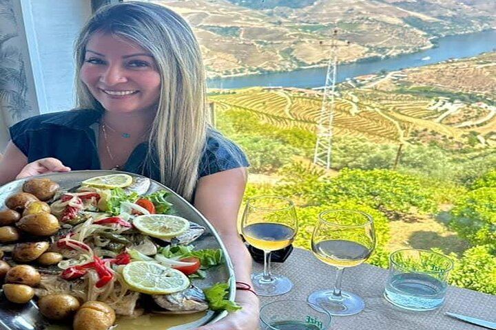 Douro Valley Family-Run Day Trip from Porto: Rabelo Boat, Wine Lunch, Bottle Gift (11/12)