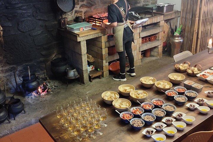 Douro Valley Max-8 Day Trip from Porto: Nine Wines, Private River Cruise, 3-Course Lunch (5/12)