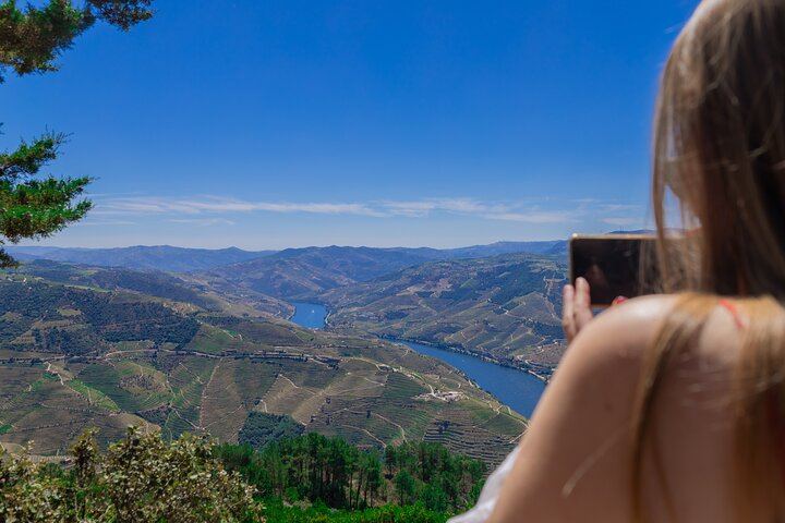 Private 9-Hour Douro Tour: Amarante, Galafura, Rabelo Cruise, Lunch and Estate Tasting (3/12)