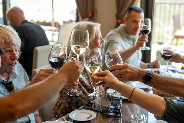 Douro Valley Premium Day Trip from Porto: Estate Lunch, Two Tastings, River Cruise