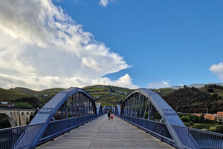 Douro Valley Day Tour from Porto: Amarante, Sabrosa, Rabelo Boat, Wine Tasting, Lunch (11/12)