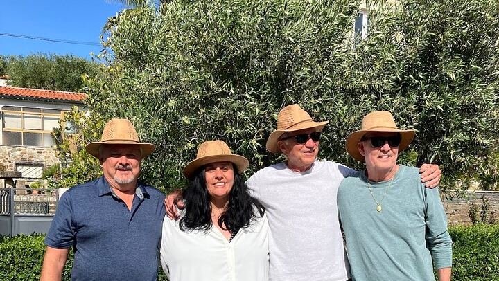 Douro Family Quintas Day Trip for Six: Galafura Viewpoint, Sabrosa Lunch, Rabelo Boat (4/12)