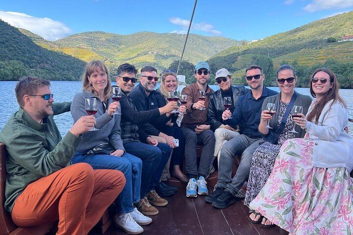Douro Family Quintas Day Trip for Six: Galafura Viewpoint, Sabrosa Lunch, Rabelo Boat (1/12)