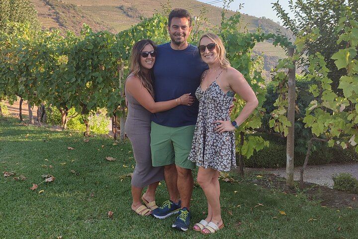 Douro Family Quintas Day Trip for Six: Galafura Viewpoint, Sabrosa Lunch, Rabelo Boat (9/12)