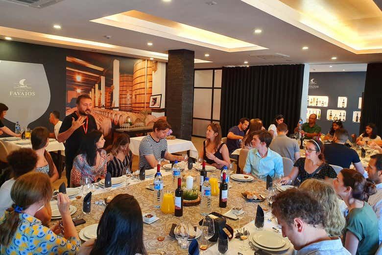 Douro Valley Wine Tour from Porto, 6.5 or 10 Hours: Boat Cruise or Pinhao Lunch (8/12)