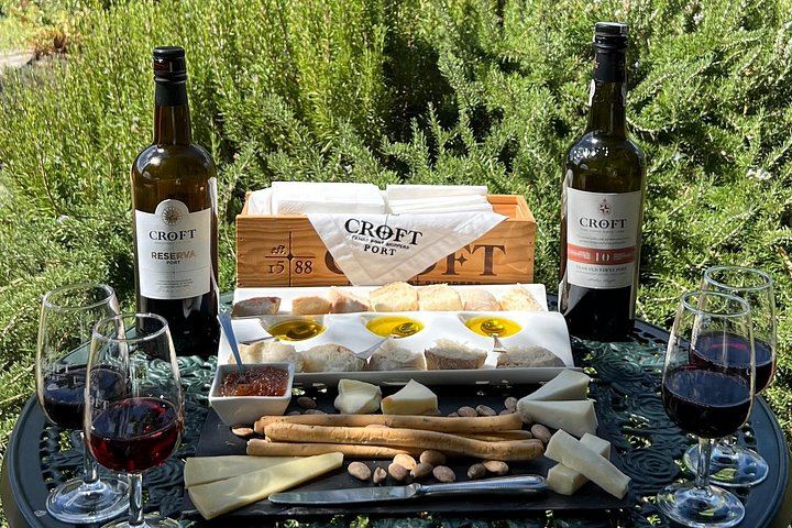 Small-Group Douro Wine Tour, Max 7: Quinta da Roeda, Manor House Lunch, Pinhão Boat (10/10)