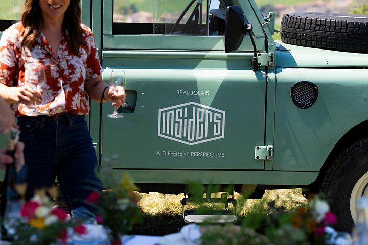 Private Southern Burgundy Wine Day in a Vintage Land Rover from Lyon (2/12)