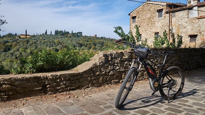 Florence E-Bike Day in Chianti Classico with Farm Lunch, Wine and Oil Tasting (4/12)