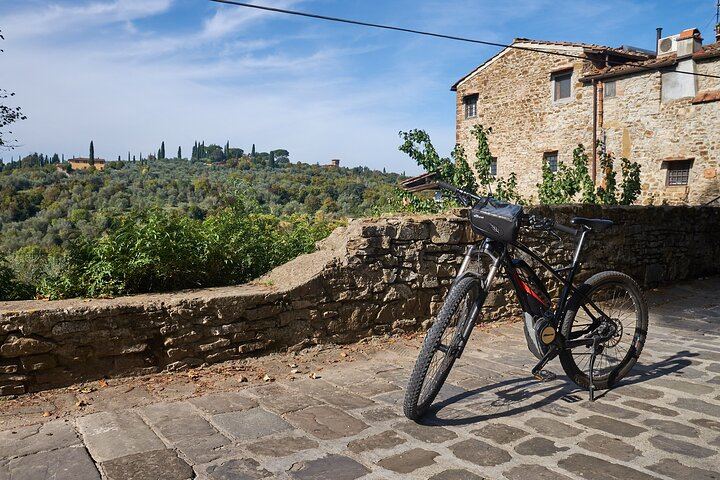 Florence E-Bike Day in Chianti Classico with Farm Lunch, Wine and Oil Tasting (4/12)