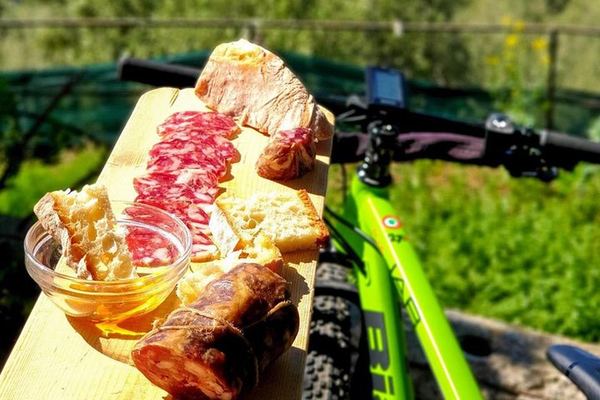 Sorrento E-Bike Food and Wine Tour to a Massa Lubrense Farm with Mozzarella and Limoncello