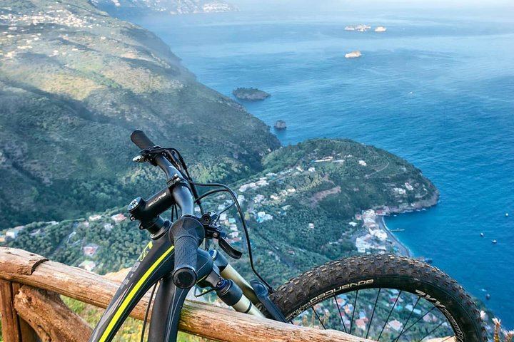 Sorrento E-Bike Food and Wine Tour to a Massa Lubrense Farm with Mozzarella and Limoncello (8/11)